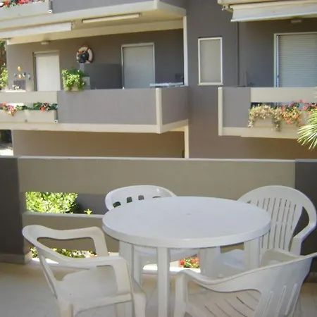 Marine Aparthotel *