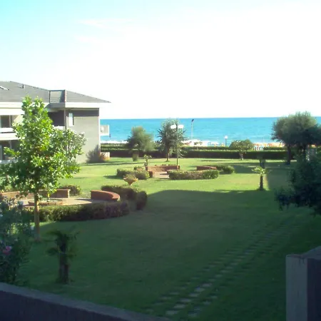 Marine מלון דירות 3*