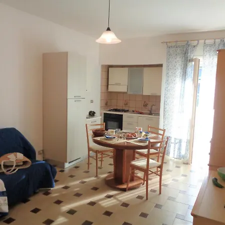 Marine Aparthotel 3*