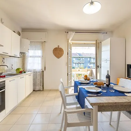 מלון דירות Marine 3*