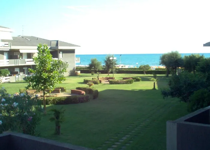 Marine Apartahotel 3*